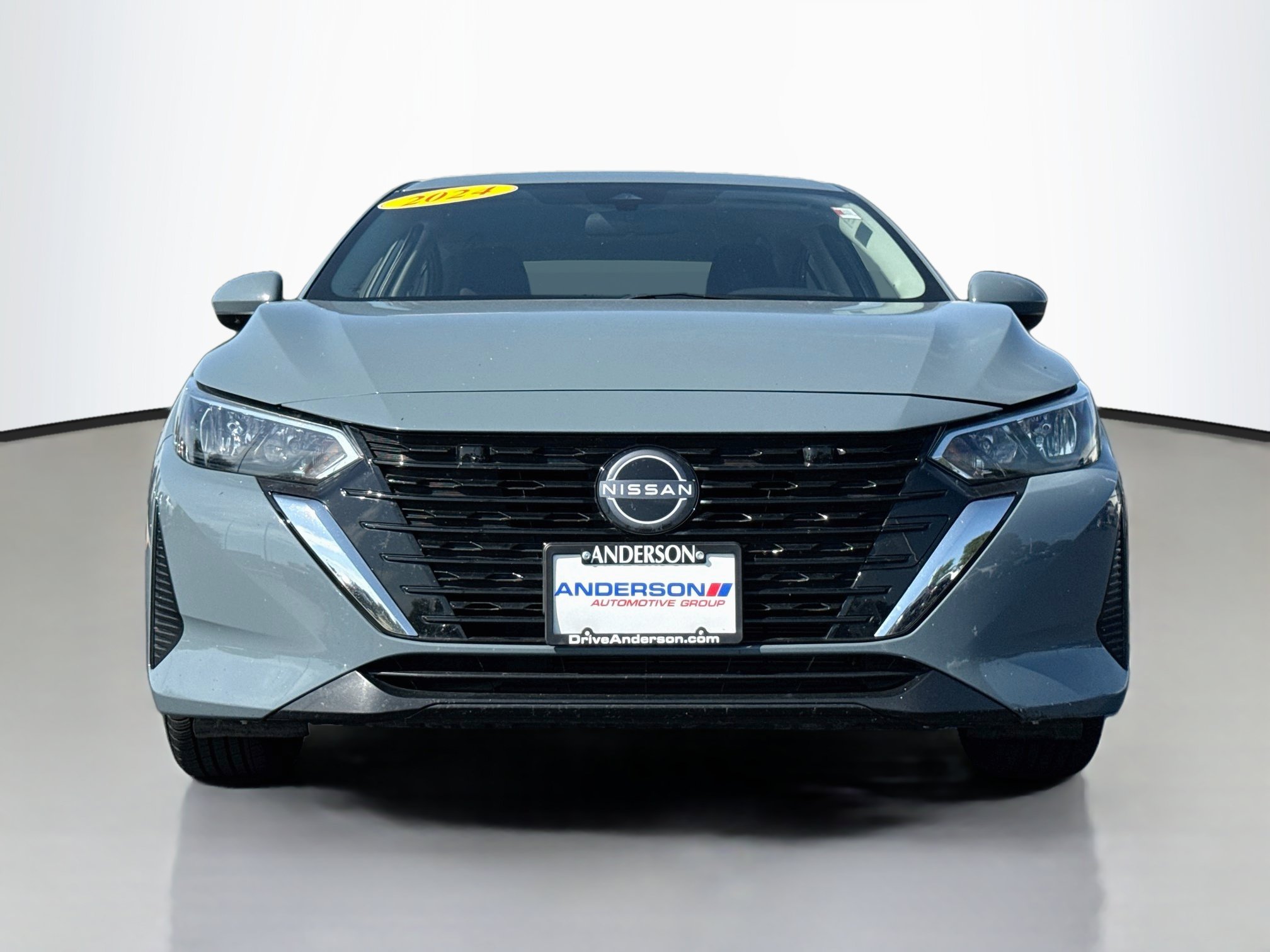 Used 2024 Nissan Sentra SV FWD image 2