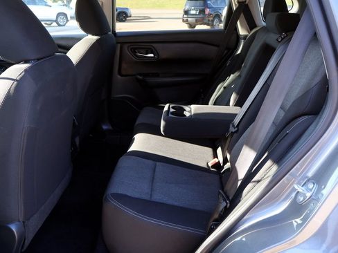 Used 2025 Nissan Rogue SV AWD/4WD image 13