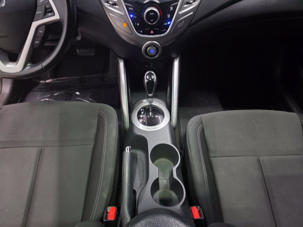 Used 2017 Hyundai Veloster Value Edition FWD image 12