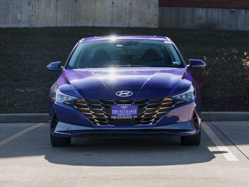 Used 2023 Hyundai Elantra Limited image 27