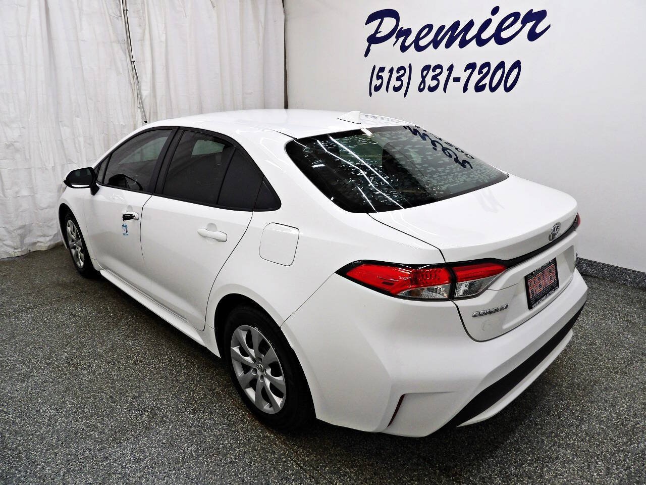 Used 2021 Toyota Corolla LE FWD image 4