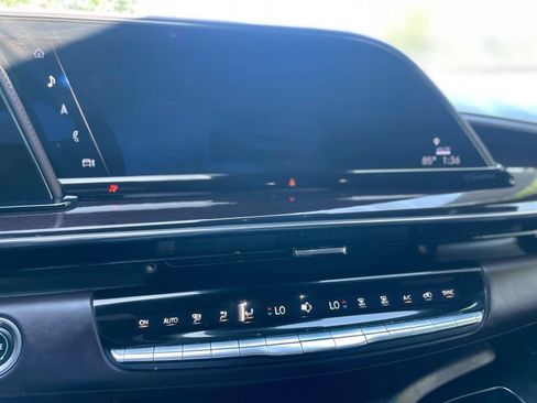 Used 2022 Cadillac Escalade Sport Platinum AWD/4WD image 14