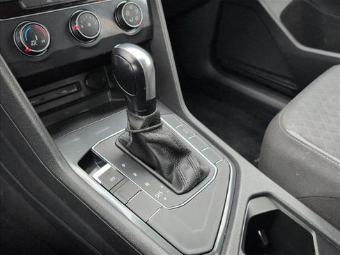 Used 2020 Volkswagen Tiguan S image 22