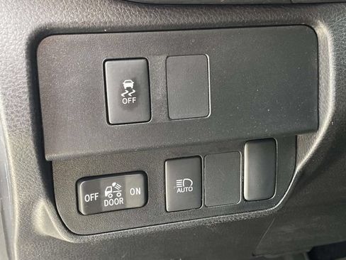 Used 2023 Toyota Tacoma SR5 AWD/4WD image 18