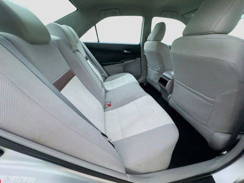 Used 2012 Toyota Camry LE FWD image 28