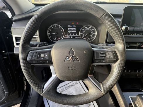 Used 2022 Mitsubishi Outlander ES image 24