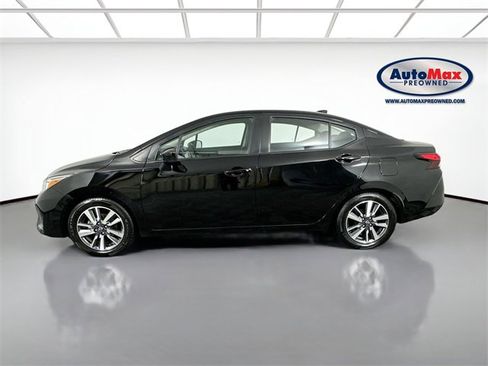 Used 2023 Nissan Versa SV image 9