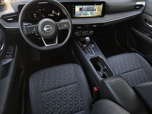 Certified 2025 Nissan Kicks SV image 15