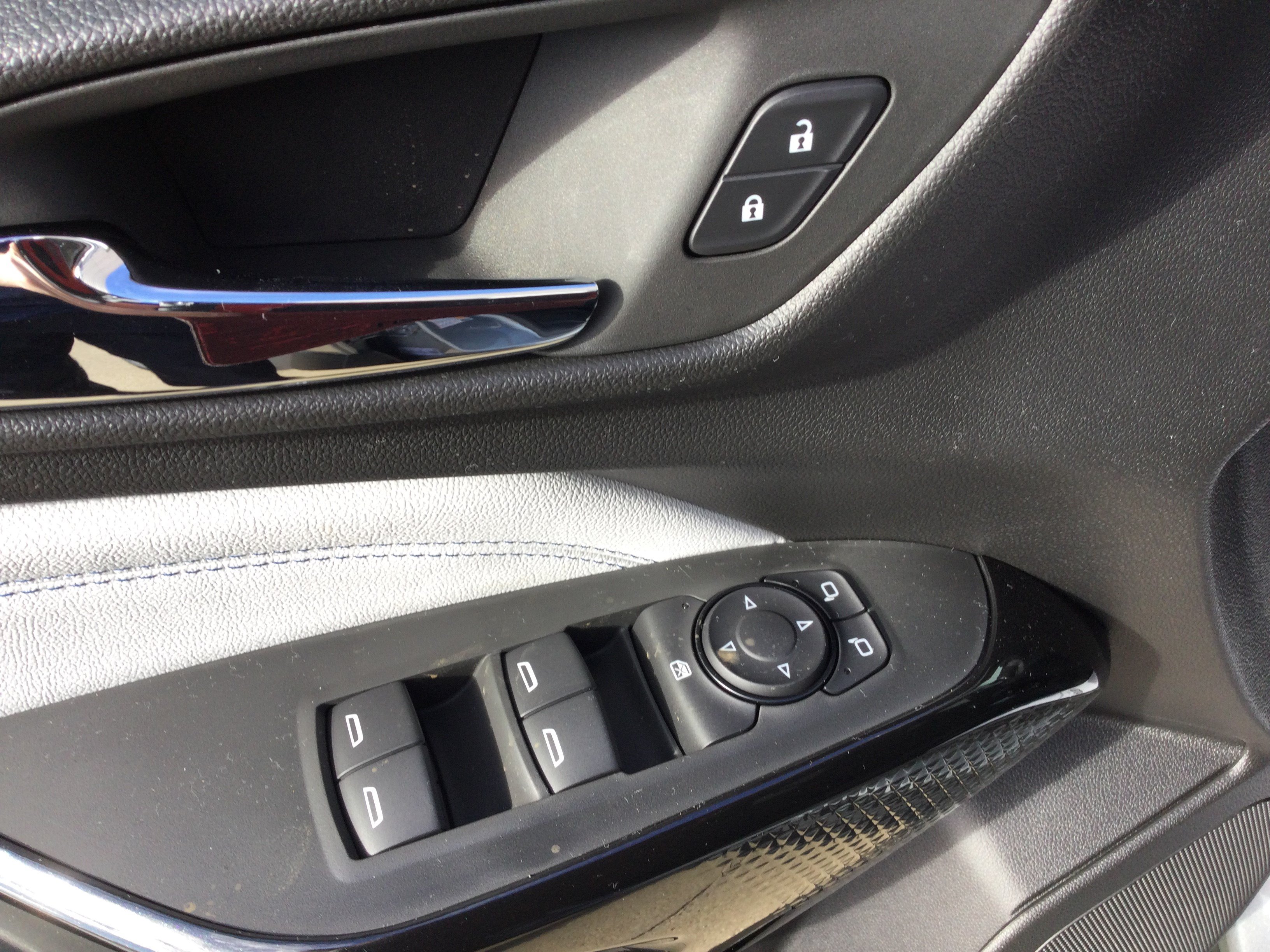 New 2026 Chevrolet Trax LT w/ LT Convenience Package FWD image 8
