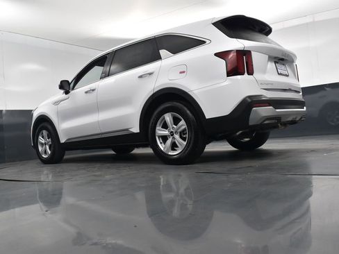 New 2025 Kia Sorento LX FWD image 25