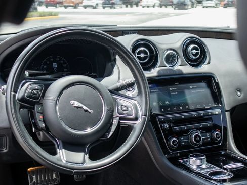 Used 2019 Jaguar XJ L Portfolio RWD image 30