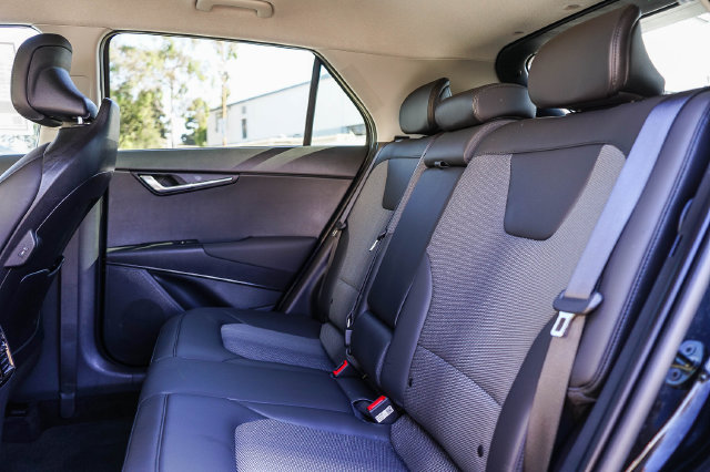 Certified 2025 Kia Niro EX FWD image 19