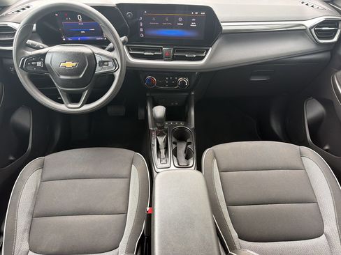 Used 2025 Chevrolet TrailBlazer LT FWD image 16
