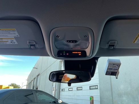 Used 2025 Chevrolet TrailBlazer LT image 14