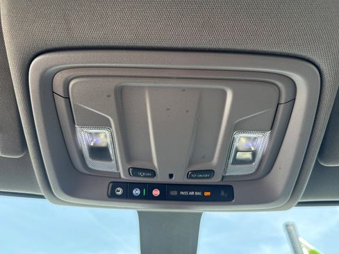 Used 2023 Chevrolet Silverado 2500 LT w/ Convenience Package image 11