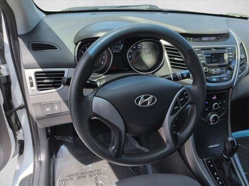 Used 2015 Hyundai Elantra SE FWD image 11