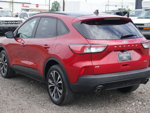 Used 2022 Ford Escape SE w/ SE Sport Appearance Package AWD/4WD image 9