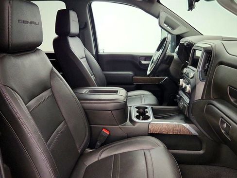 Used 2022 GMC Sierra 2500 Denali w/ Denali Black Diamond Edition AWD/4WD image 25
