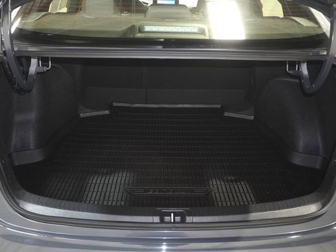 Used 2024 Toyota Corolla SE FWD image 7