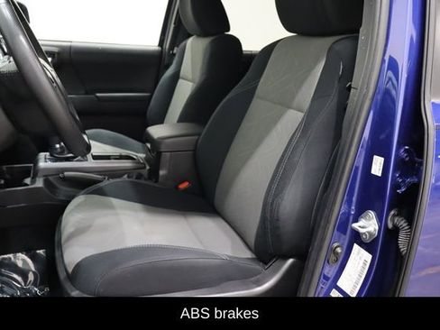 Used 2023 Toyota Tacoma TRD Sport image 10