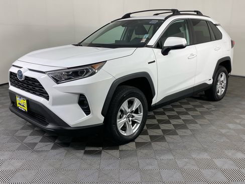 Used 2021 Toyota RAV4 XLE w/ Convenience Package image 15