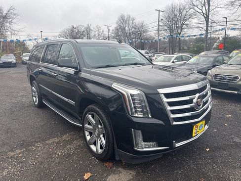 Used 2015 Cadillac Escalade ESV Luxury image 6