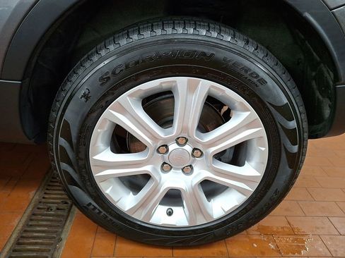 Used 2019 Land Rover Range Rover Evoque SE AWD/4WD image 6