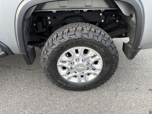 Used 2024 Chevrolet Silverado 3500 LT w/ Convenience Package image 15