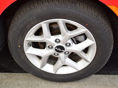 Used 2025 Kia Soul LX w/ LX Technology Package image 35