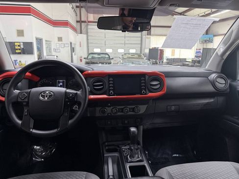 Used 2021 Toyota Tacoma SR AWD/4WD image 20