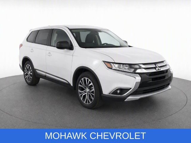 Used 2018 Mitsubishi Outlander ES AWD/4WD image 2