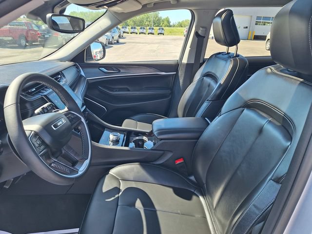 Used 2023 Jeep Grand Cherokee L Limited w/ Trailer Tow Group (B) AWD/4WD image 42