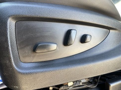 Used 2018 Chevrolet Suburban LT image 16