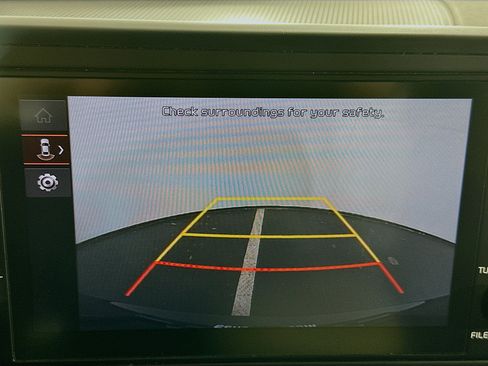 Used 2024 Kia Carnival LX image 22