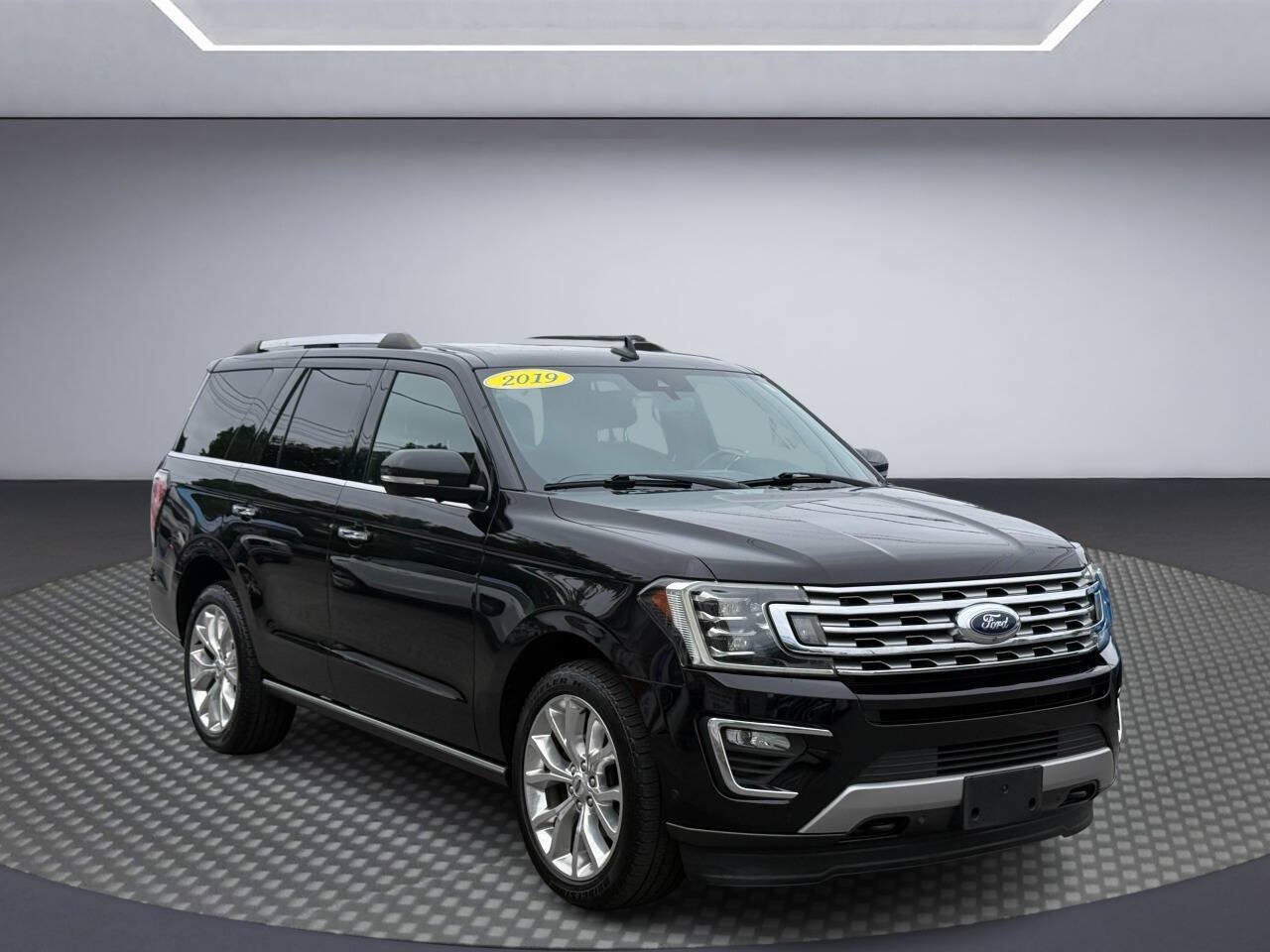 Used 2019 Ford Expedition Limited w/ Equipment Group 302A AWD/4WD image 1