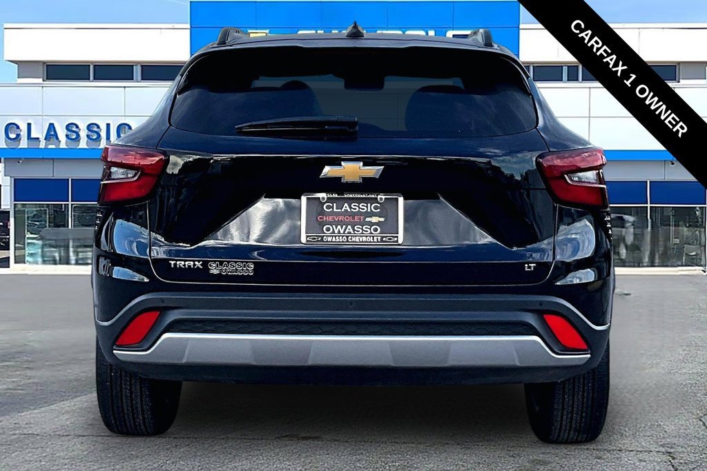 Used 2025 Chevrolet Trax LT w/ Driver Confidence Package FWD image 4