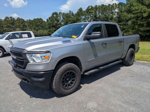 Used 2019 RAM 1500 Tradesman AWD/4WD image 2