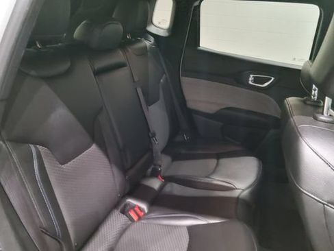 Used 2024 Jeep Compass Latitude AWD/4WD image 21