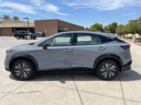 Used 2024 Nissan Ariya AWD image 11