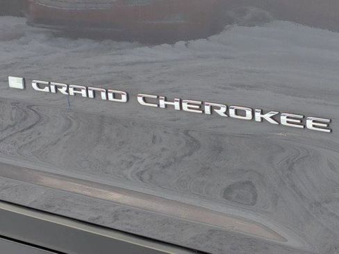 Certified 2023 Jeep Grand Cherokee L Limited image 10