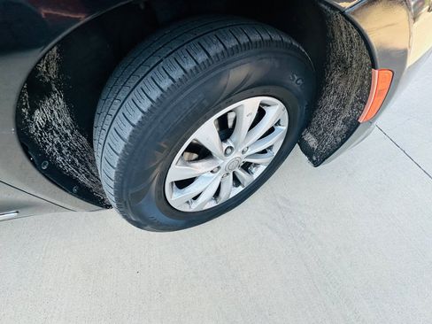 Used 2019 Chrysler Pacifica Touring-L FWD image 37