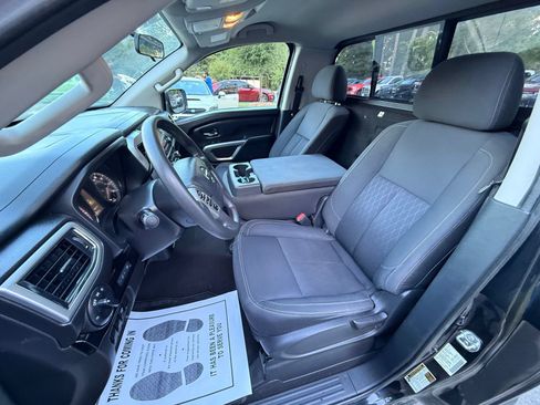Used 2017 Nissan Titan SV RWD image 15