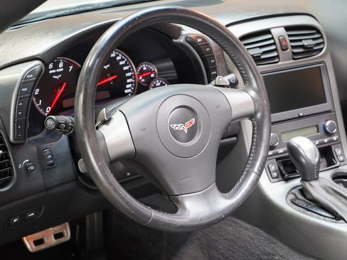 Used 2006 Chevrolet Corvette Coupe w/ Preferred Equipment Group RWD image 44