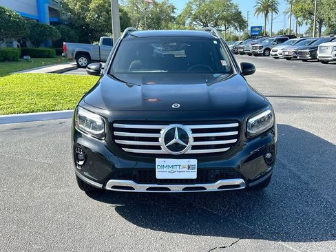 Used 2025 Mercedes-Benz GLB 250 4MATIC image 2