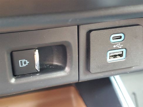 Certified 2024 Ford Maverick Lariat image 26