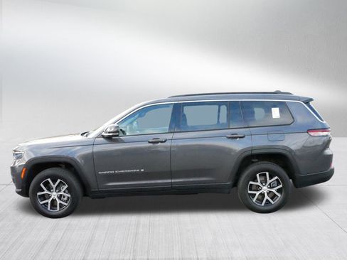 Used 2024 Jeep Grand Cherokee L Limited w/ Luxury Tech Group II image 4