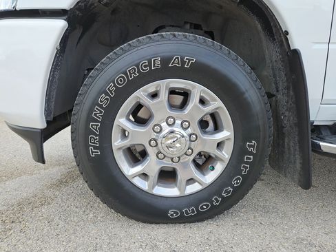 Used 2024 RAM 2500 Laramie image 31