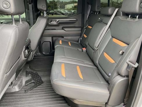 Used 2024 GMC Sierra 1500 AT4 w/ Technology Package AWD/4WD image 7