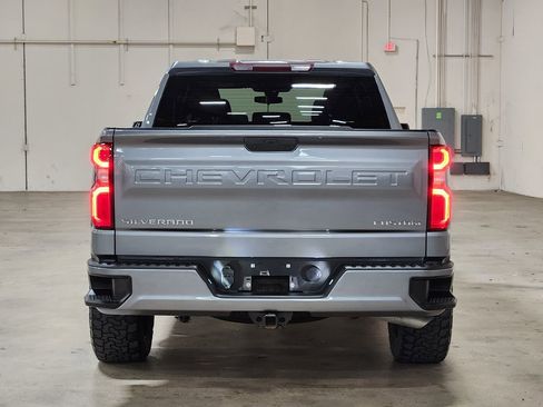 Used 2022 Chevrolet Silverado 1500 Custom w/ Safety Confidence Package image 10