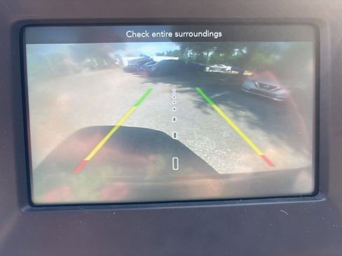 Used 2019 Jeep Compass Latitude FWD image 15